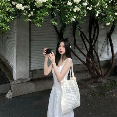 寂寞裁缝师 海报